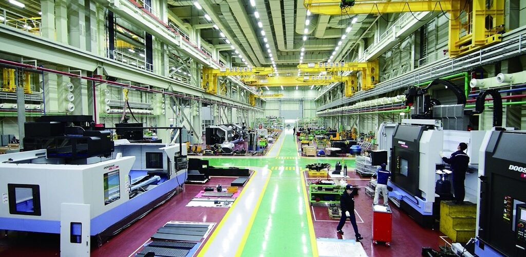 Mkb-bedrijven in de maakindustrie hebben moeite om de transitie naar een circulaire economie te realiseren. Circulariteit vraagt van deze doelgroep significante wijzigingen in de bedrijfsvoering en vaak ook een andere inrichting en aansturing van de keten. De daarvoor benodigde stappen zijn niet altijd helder en duidelijk. Hierdoor overzien bedrijven het risico van deze transitie niet en blijft men de oude werkwijzen en het bestaande businessmodel hanteren. Het project Meer met Minder in de Maakindustrie wil een circulair businessmodel portfoliomanagement systematiek ontwerpen om mkb-maakbedrijven in staat te stellen om circulaire businessmodellen naast bestaande (lineaire) businessmodellen te ontwikkelen en te managen.